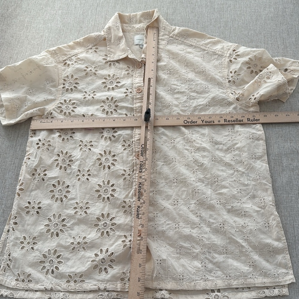 American Eagle Cream Eyelet Button Down Shirt Women’s‎ Size Medium - Picture 5 of 9